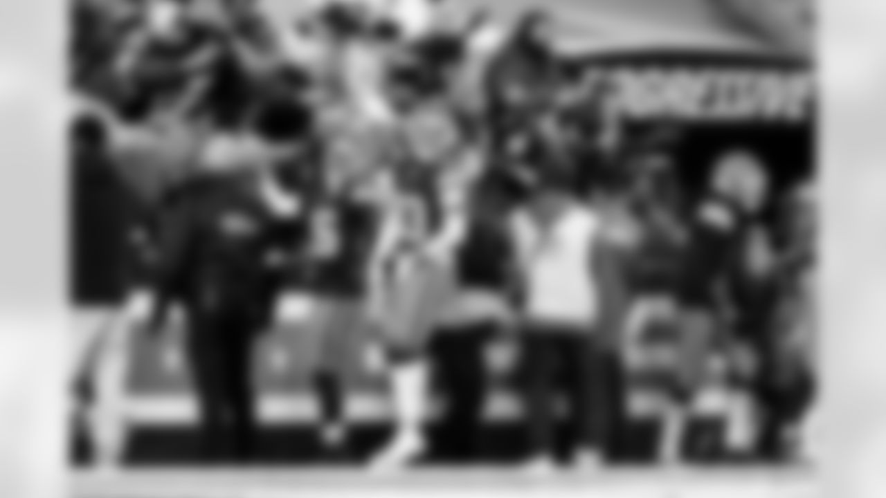 Safety Ronnie Hickman Jr. (33) during a NFL football game between the Baltimore Ravens and Cleveland Browns on November 16, 2025 at Huntington Bank Field.