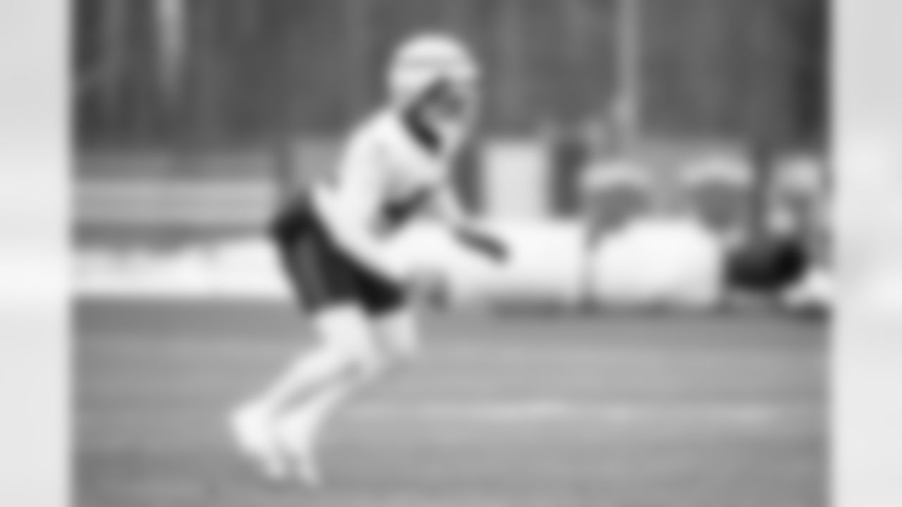 Linebacker Easton Mascarenas-Arnold (42) during practice at CrossCountry Mortgage Campus on December 17, 2025.