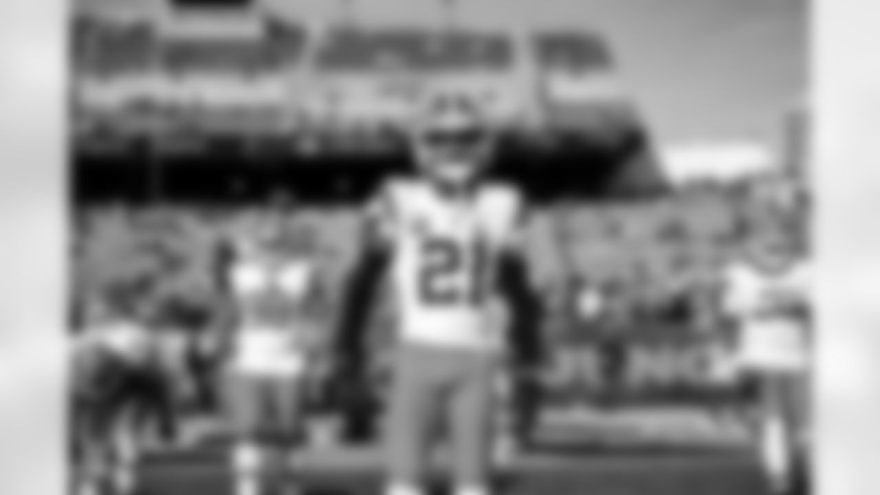 Cornerback Denzel Ward (21) before a NFL football game between the Cleveland Browns and Cincinnati Bengals on January 4, 2026 at Paycor Stadium.