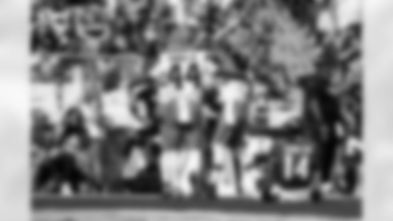 Wide receiver Cedric Tillman (19), Tight end Harold Fannin Jr. (44) and Tight end David Njoku (85) during a NFL football game between the Cleveland Browns and Baltimore Ravens on September 14, 2025 at M&T Bank Stadium. The Browns lost 17-41.