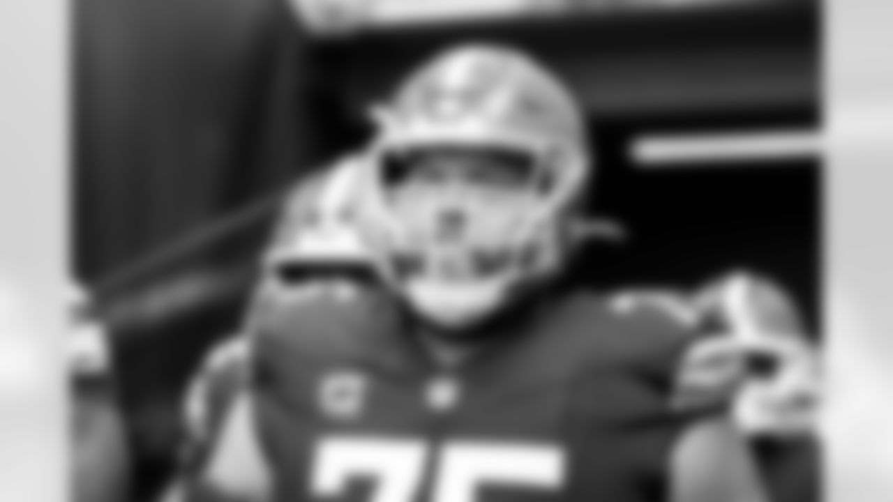 Offensive guard Joel Bitonio (75) before a NFL football game between the Minnesota Vikings and Cleveland Browns on October 5, 2025 at Tottenham Hotspur Stadium.