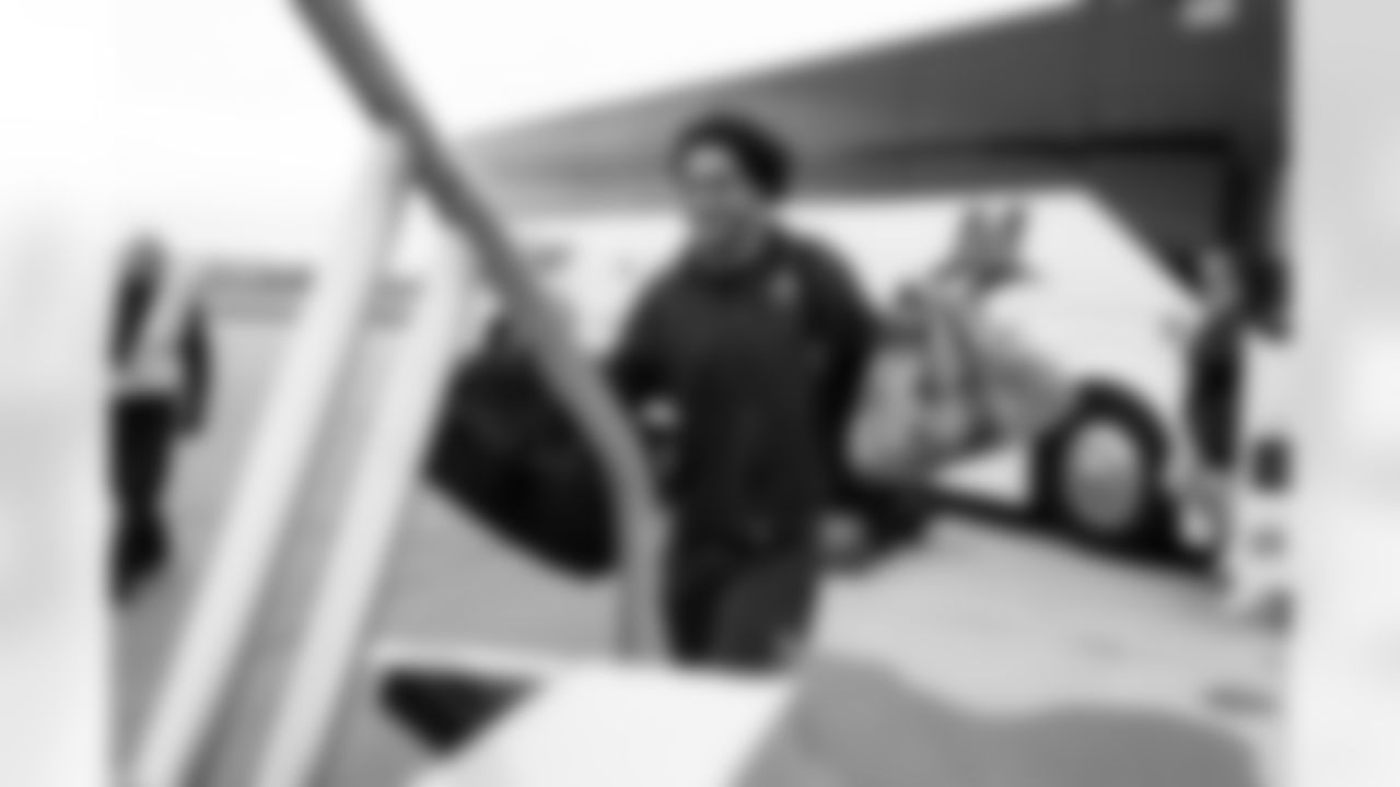 Safety Donovan McMillon (31) travels to New York on November 8, 2025.