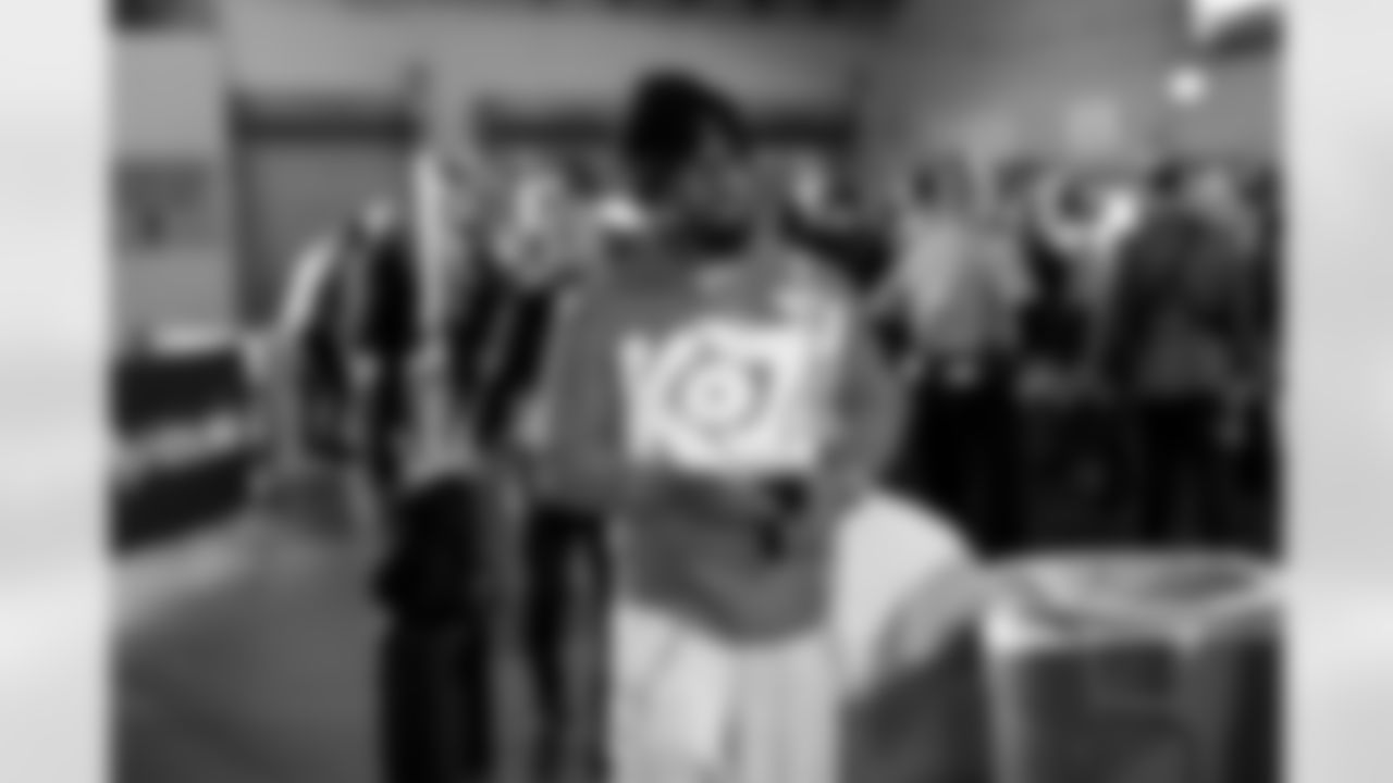 Running back Dylan Sampson (22) before a NFL football game between the Cleveland Browns and New York Jets on November 9, 2025 at MetLife Stadium.