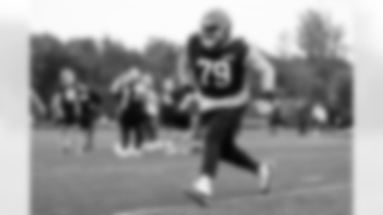 Offensive tackle Dawand Jones (79) during the first day of OTAs at CrossCountry Mortgage Campus on May 27, 2025.
