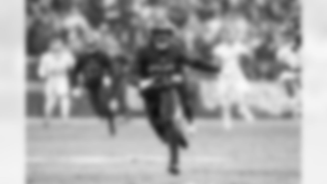 Defensive back D'Angelo Ross (20)