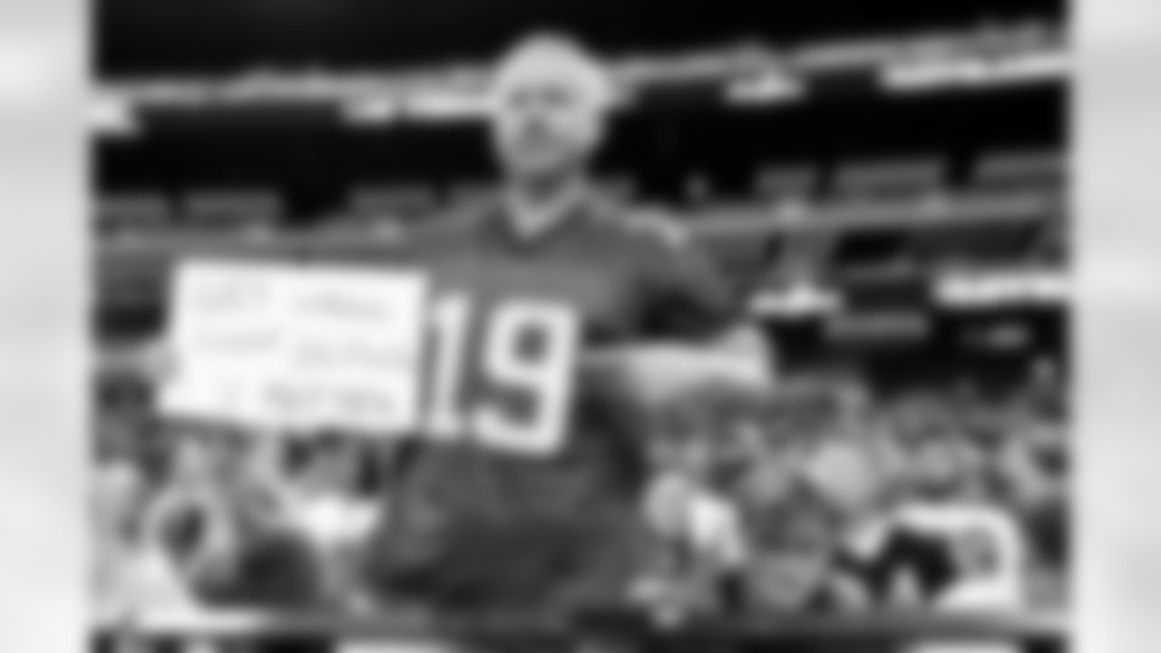 Fan during a NFL football game between the Cleveland Browns and Las Vegas Raiders on November 23, 2025 at Allegiant Stadium.