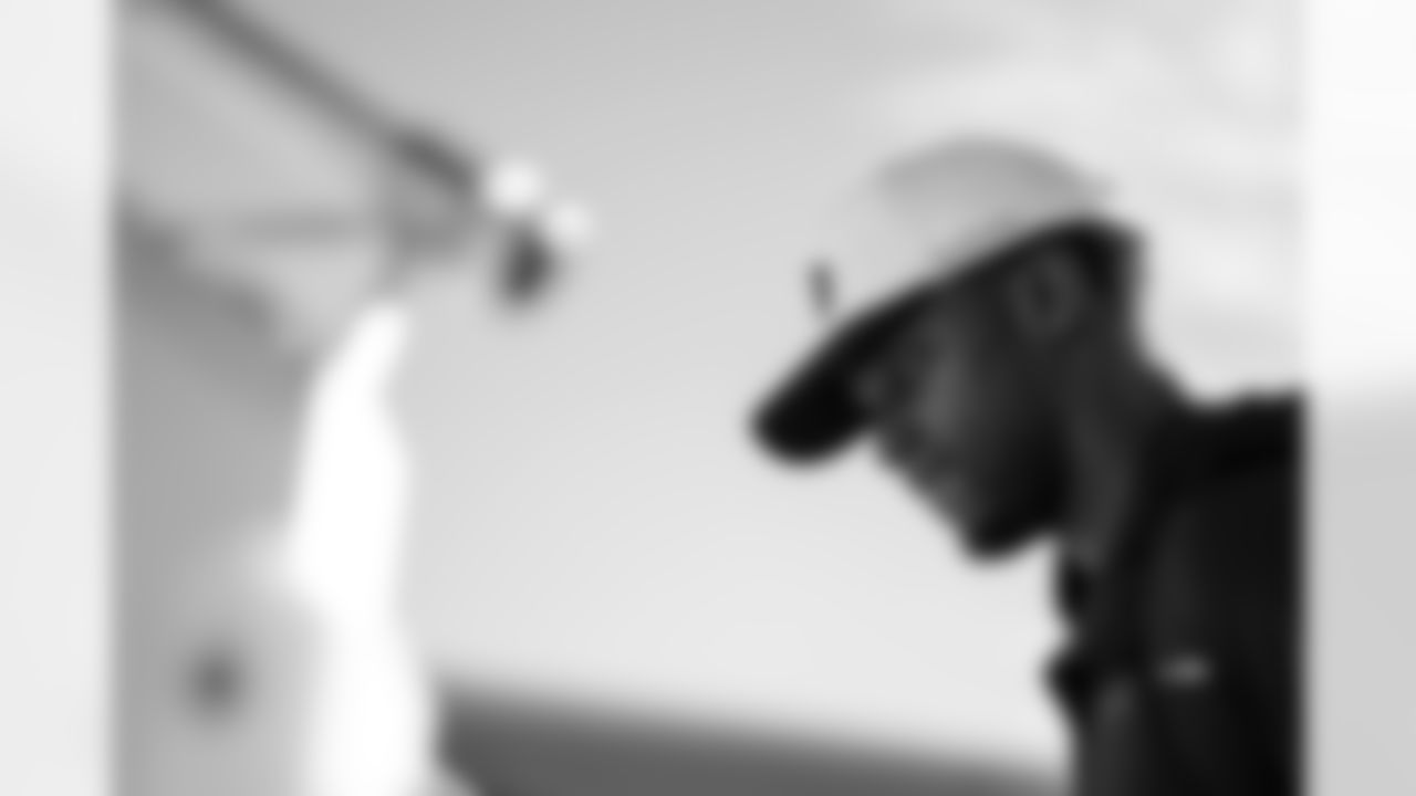 TAMPA, FL - November 22, 2025 - Cornerback Benjamin Morrison #21 of the Tampa Bay Buccaneers departs before the game against the Los Angeles Rams. Photo By Tori Richman/Tampa Bay Buccaneers