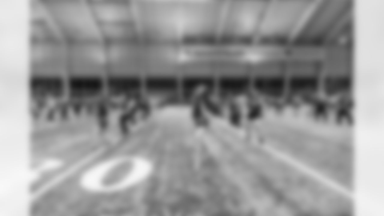 TAMPA, FL - November 19, 2025 - Tampa Bay Buccaneers Cheerleaders and Alumni during Field Rehearsal at AdventHealth Training Center. Photo By Tori Richman/Tampa Bay Buccaneers