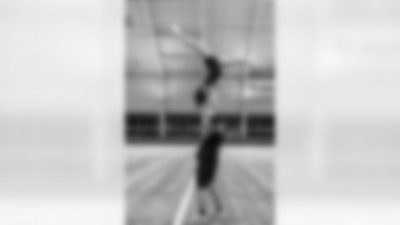 TAMPA, FL - December 04, 2025 - Tampa Bay Buccaneers Cheerleaders field rehearsal at AdventHealth Training Center. Photo By Tori Richman/Tampa Bay Buccaneers