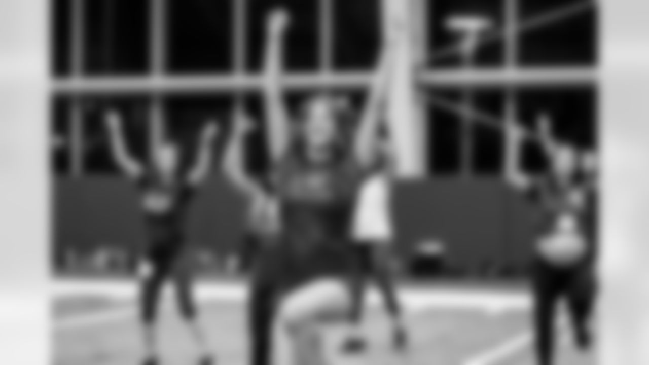 TAMPA, FL - November 19, 2025 - Tampa Bay Buccaneers Cheerleaders and Alumni during Field Rehearsal at AdventHealth Training Center. Photo By Tori Richman/Tampa Bay Buccaneers