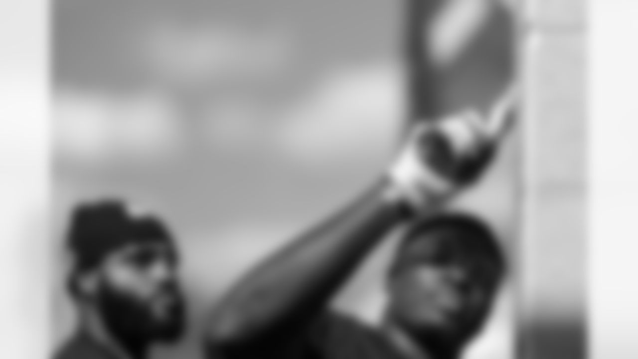 TAMPA, FL - November 18, 2025 - Outside Linebacker Yaya Diaby #0 of the Tampa Bay Buccaneers during a home build with Habitat for Humanity of Tampa Bay Hillsborough. Photo By Doug DeFelice/Tampa Bay Buccaneers