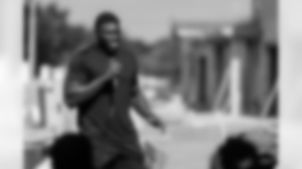 TAMPA, FL - November 18, 2025 - Outside Linebacker Yaya Diaby #0 of the Tampa Bay Buccaneers during a home build with Habitat for Humanity of Tampa Bay Hillsborough. Photo By Doug DeFelice/Tampa Bay Buccaneers