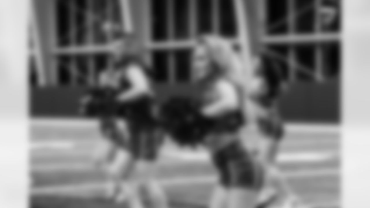 TAMPA, FL - January 02, 2026 - Tampa Bay Buccaneers Cheerleaders field rehearsal at AdventHealth Training Center. Photo By Tori Richman/Tampa Bay Buccaneers