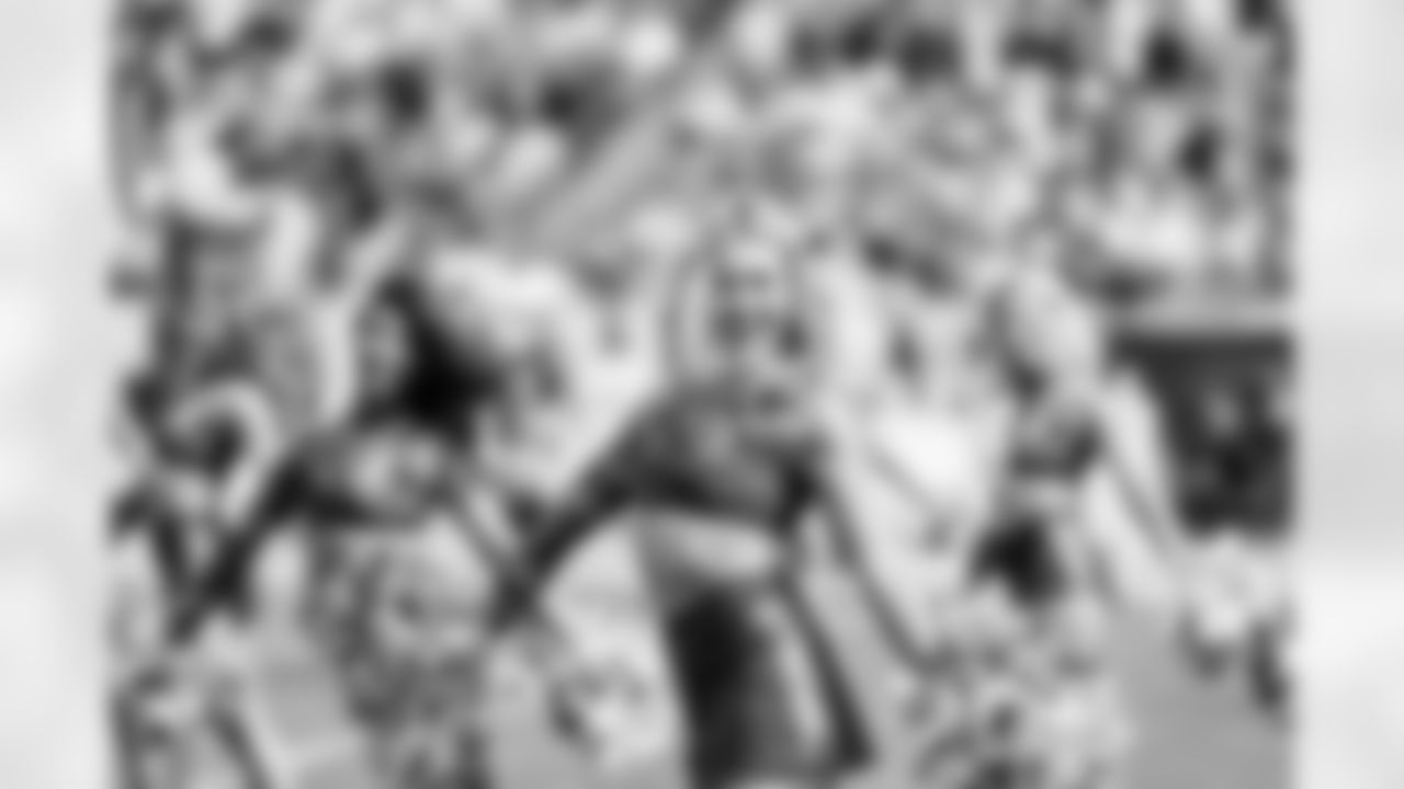 TAMPA, FL - November 09, 2025 - Tampa Bay Buccaneers Cheerleaders before the game between the New England Patriots and Tampa Bay Buccaneers. The Bucs lost the game, 28-23. Photo By Tori Richman/Tampa Bay Buccaneers