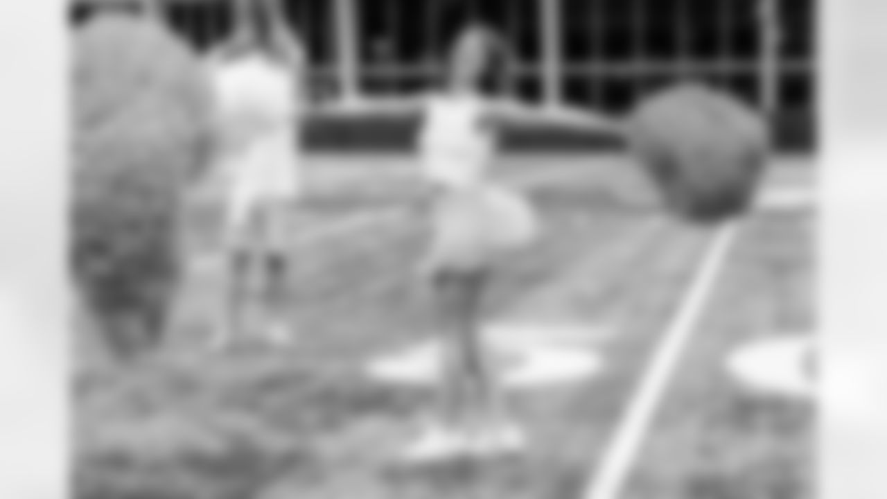 TAMPA, FL - December 09, 2025 - Tampa Bay Buccaneers Cheerleaders during Field Rehearsal at AdventHealth Training Center. Photo By Tori Richman/Tampa Bay Buccaneers