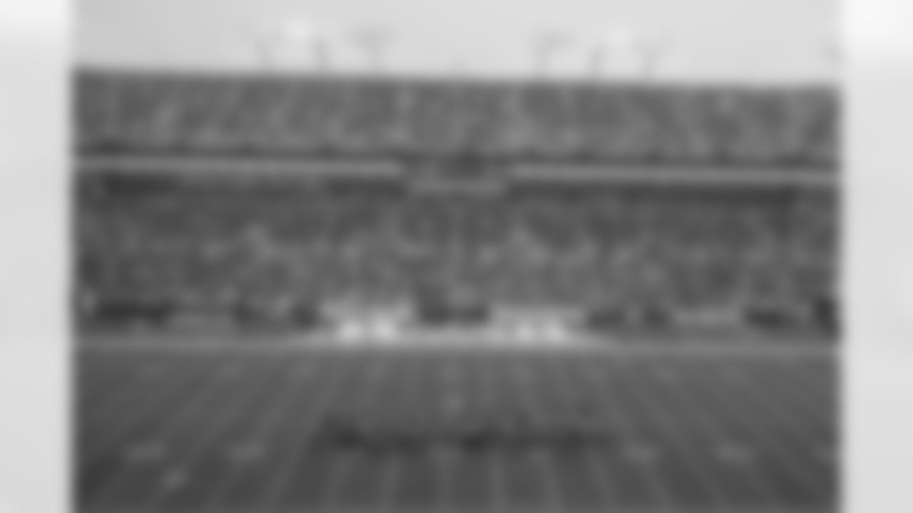 TAMPA, FL - December 07, 2025 - The Tampa Bay Buccaneers and New Orleans Saints during a regular season game at Raymond James Stadium. The Bucs lost the game, 24-20. Photo By Dave Pullis/Tampa Bay Buccaneers