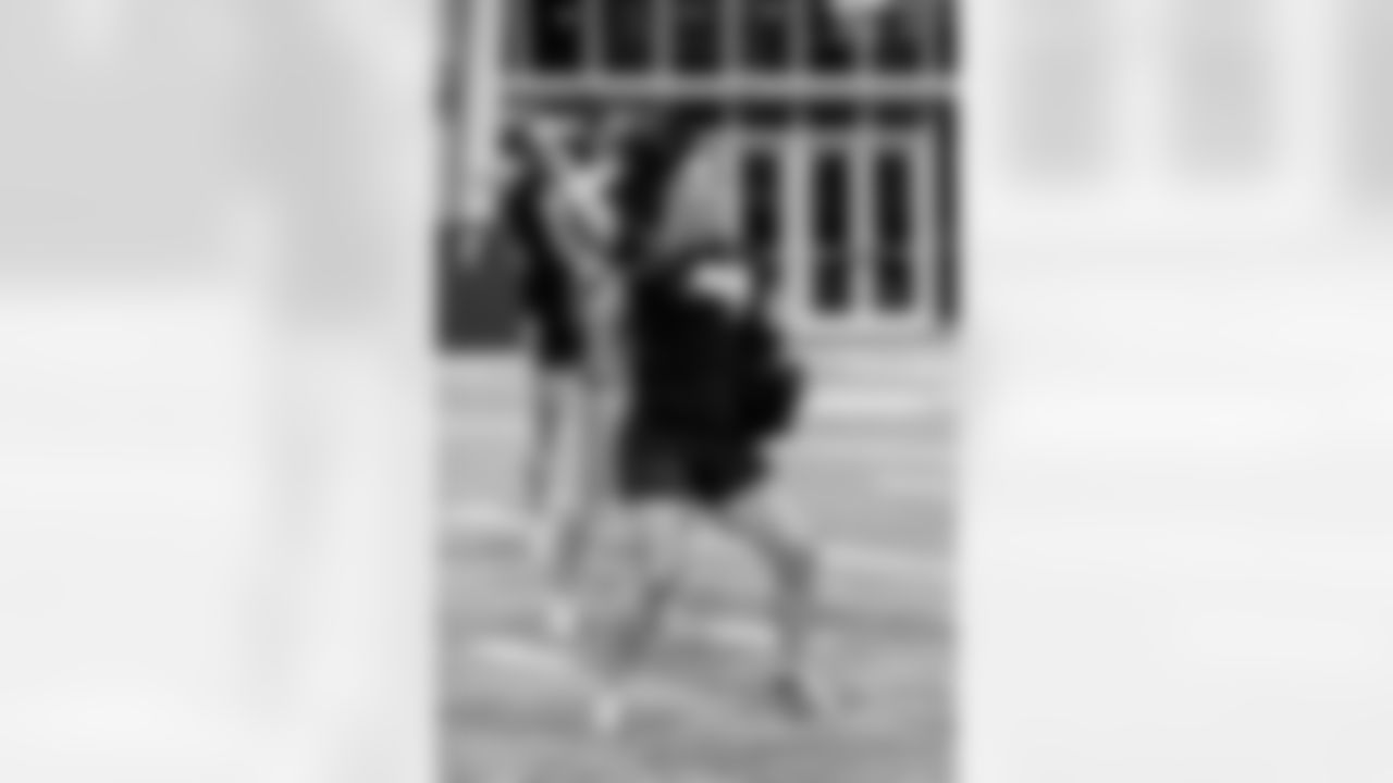 TAMPA, FL - December 04, 2025 - Tampa Bay Buccaneers Cheerleaders field rehearsal at AdventHealth Training Center. Photo By Tori Richman/Tampa Bay Buccaneers