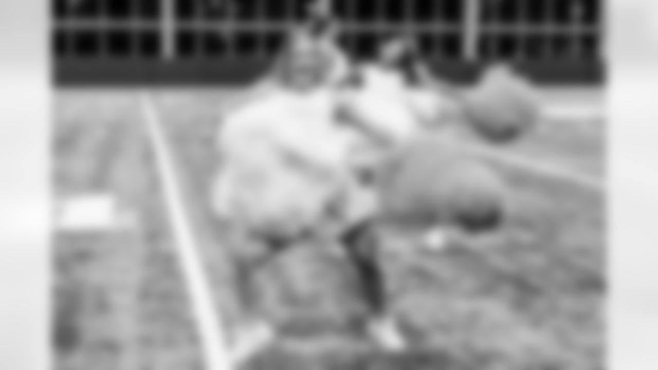 TAMPA, FL - December 09, 2025 - Tampa Bay Buccaneers Cheerleaders during Field Rehearsal at AdventHealth Training Center. Photo By Tori Richman/Tampa Bay Buccaneers