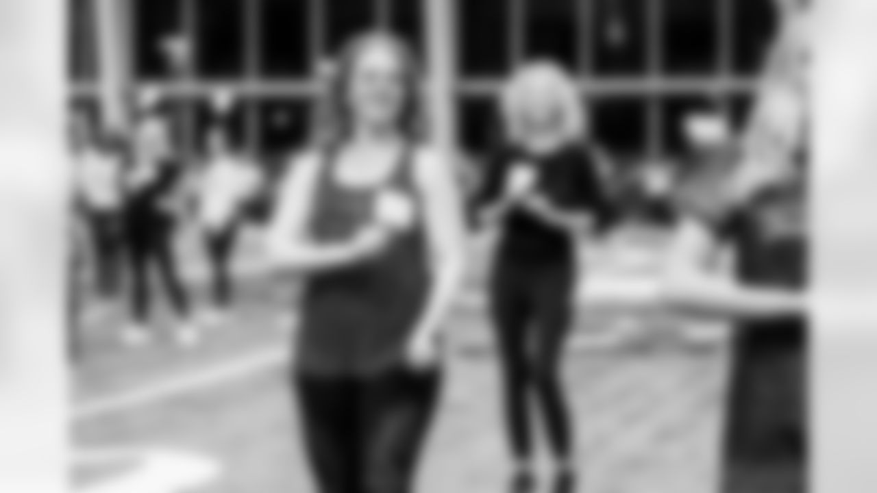 TAMPA, FL - November 19, 2025 - Tampa Bay Buccaneers Cheerleaders and Alumni during Field Rehearsal at AdventHealth Training Center. Photo By Tori Richman/Tampa Bay Buccaneers