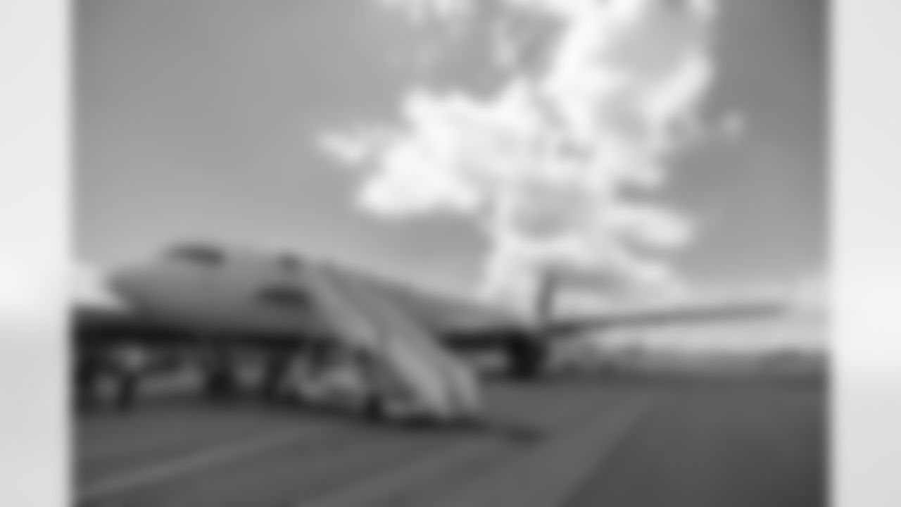 ATLANTA, GA - September 06, 2025 - Luxury Suite Excursion departs for the game between the Tampa Bay Buccaneers and Atlanta Falcons. The Bucs won the game, 23-20. Photo By Doug DeFelice/Tampa Bay Buccaneers