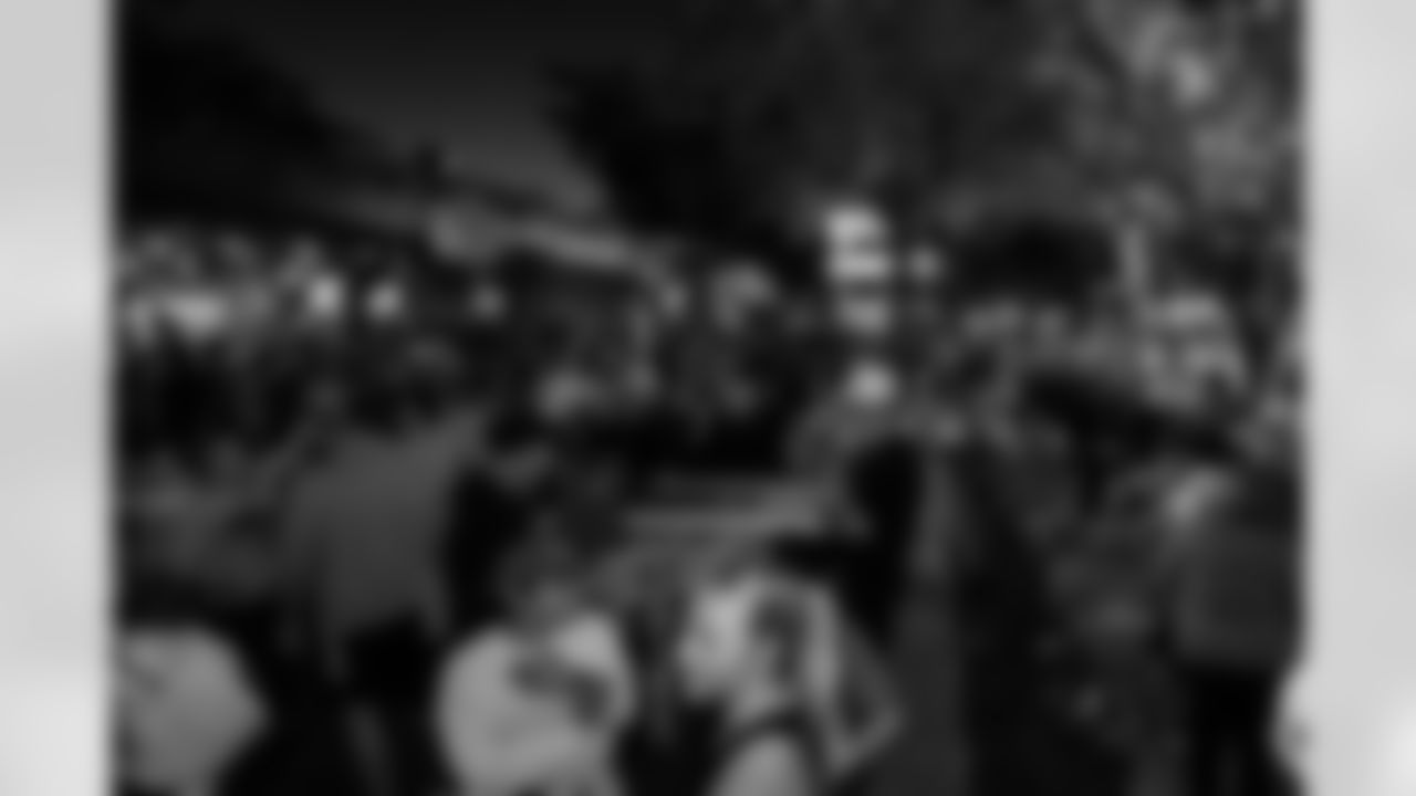 ST. PETERSBURG, FL - November 13, 2025 - Participants during "Bucs Run" Raise The Flags event with Pinellas Run Club at Park & Rec in St. Petersburg. Photo By Doug DeFelice/Tampa Bay Buccaneers