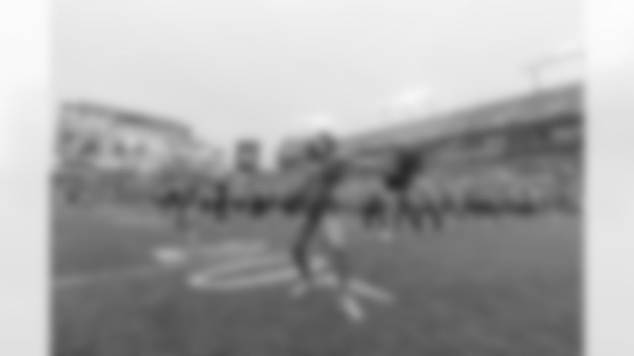 TAMPA, FL - December 07, 2025 - The Tampa Bay Buccaneers and New Orleans Saints during a regular season game at Raymond James Stadium. The Bucs lost the game, 24-20. Photo By Doug DeFelice/Tampa Bay Buccaneers