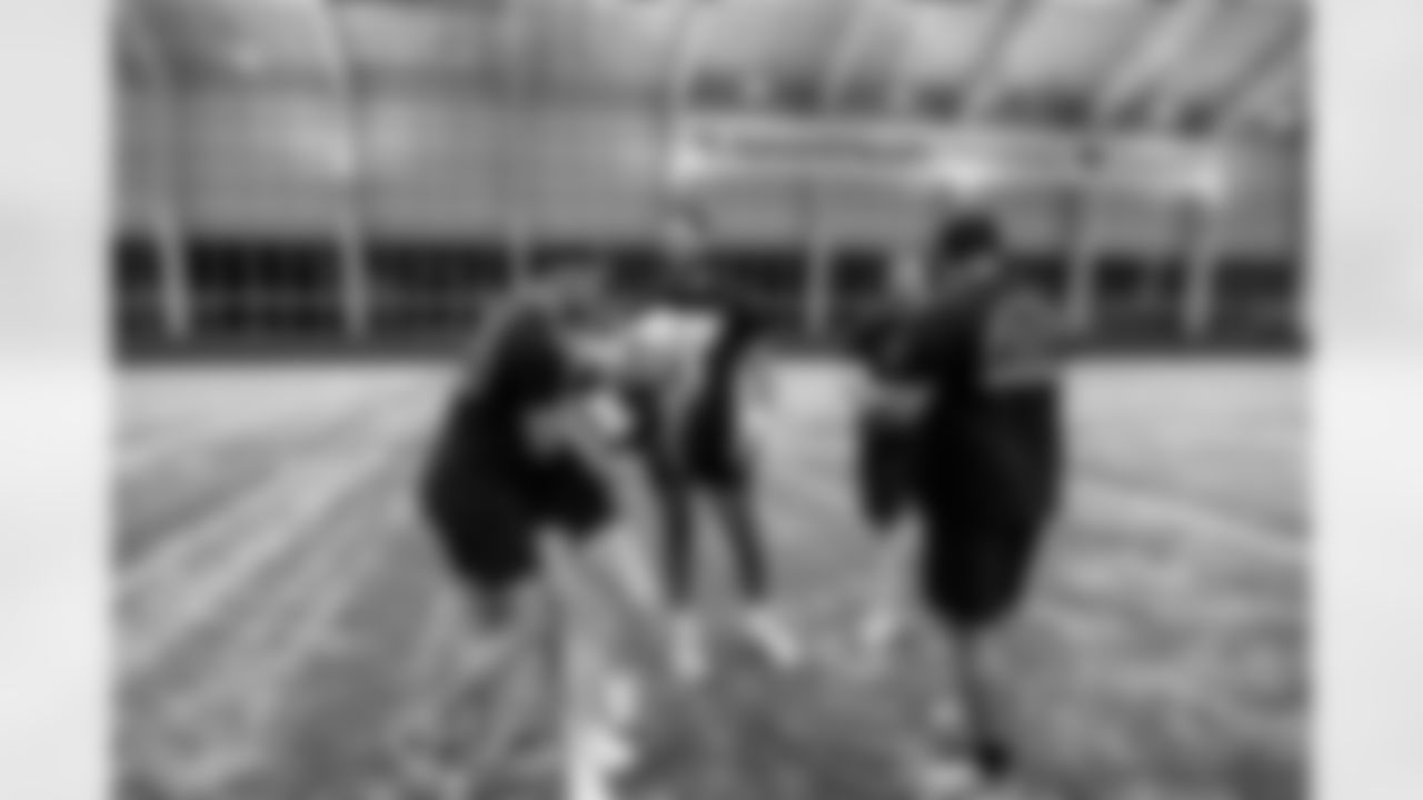 TAMPA, FL - December 04, 2025 - Tampa Bay Buccaneers Cheerleaders field rehearsal at AdventHealth Training Center. Photo By Tori Richman/Tampa Bay Buccaneers