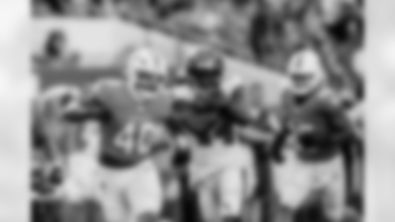 MIAMI GARDENS, FL - December 28, 2025 - Wide Receiver Chris Godwin #14 of the Tampa Bay Buccaneers during the game between the Tampa Bay Buccaneers and Miami Dolphins. The Bucs lost the game, 20-17. Photo By Tori Richman/Tampa Bay Buccaneers