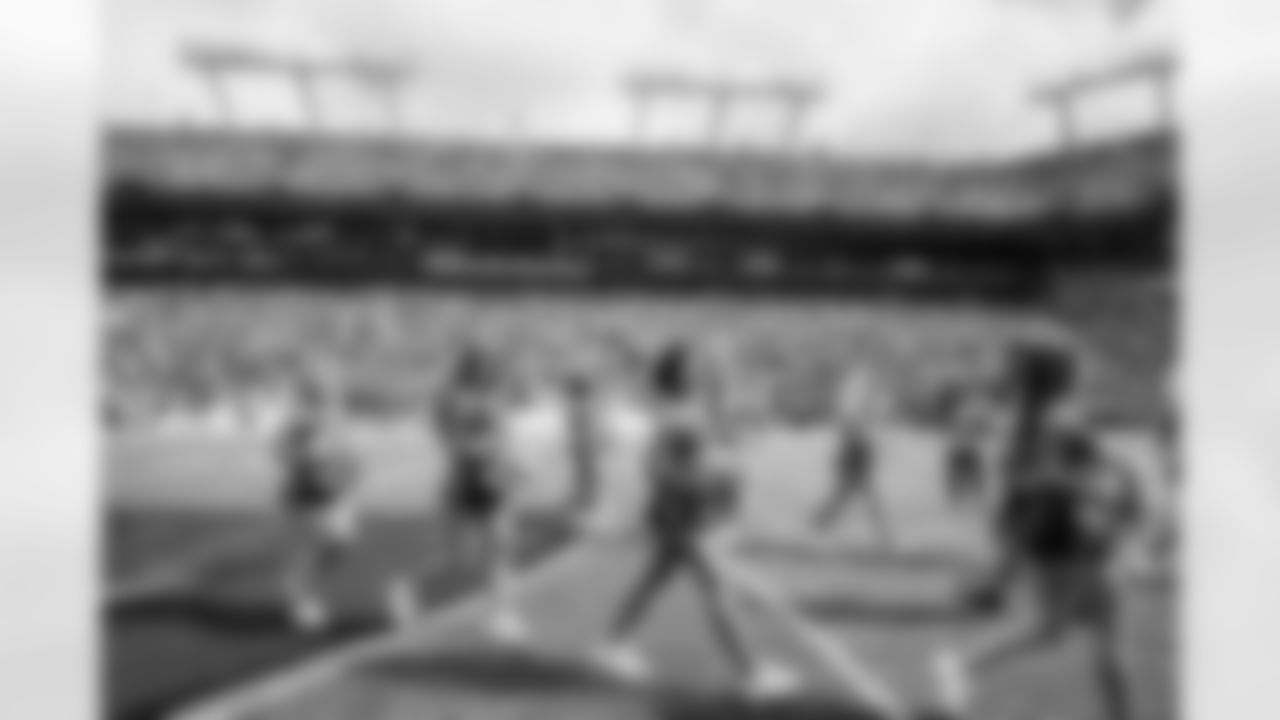 TAMPA, FL - November 09, 2025 - Tampa Bay Buccaneers Cheerleaders before the game between the New England Patriots and Tampa Bay Buccaneers. The Bucs lost the game, 28-23. Photo By Tori Richman/Tampa Bay Buccaneers