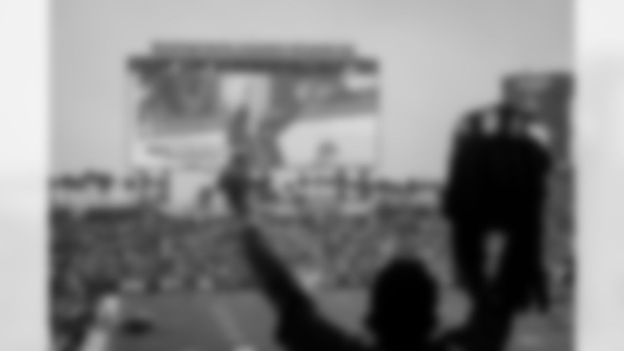 TAMPA, FL - January 03, 2026 - The Carolina Panthers and Tampa Bay Buccaneers play a regular season game at Raymond James Stadium. The Bucs won the game, 16-14. Photo By Dave Pullis/Tampa Bay Buccaneers