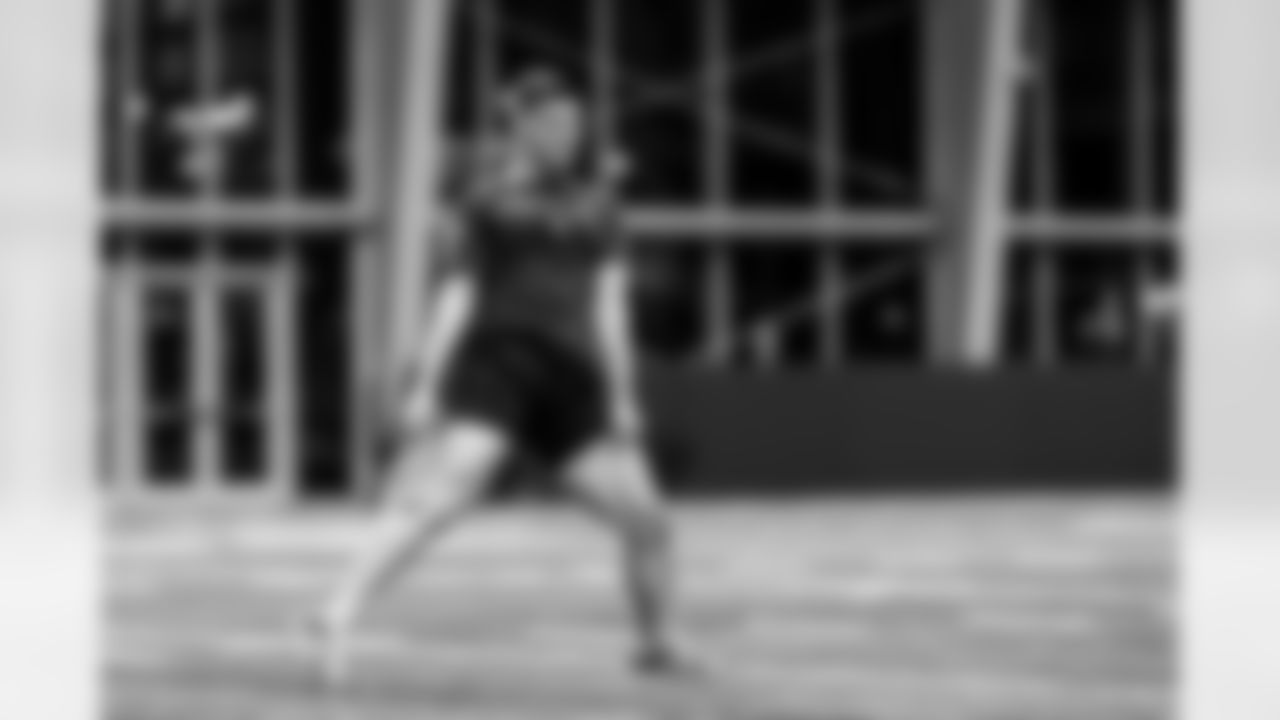 TAMPA, FL - November 06, 2025 - Tampa Bay Buccaneers Cheerleaders during Field Rehearsal at AdventHealth Training Center. Photo By Tori Richman/Tampa Bay Buccaneers