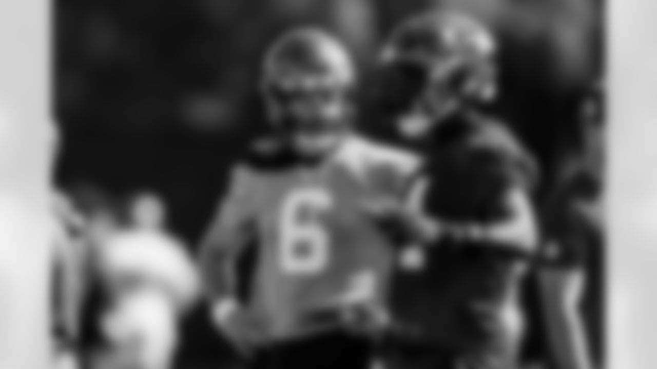 TAMPA, FL - November 20, 2025 - Wide Receiver Chris Godwin #14 and Quarterback Baker Mayfield #6 of the Tampa Bay Buccaneers during practice at AdventHealth Training Center. Photo By Tori Richman/Tampa Bay Buccaneers