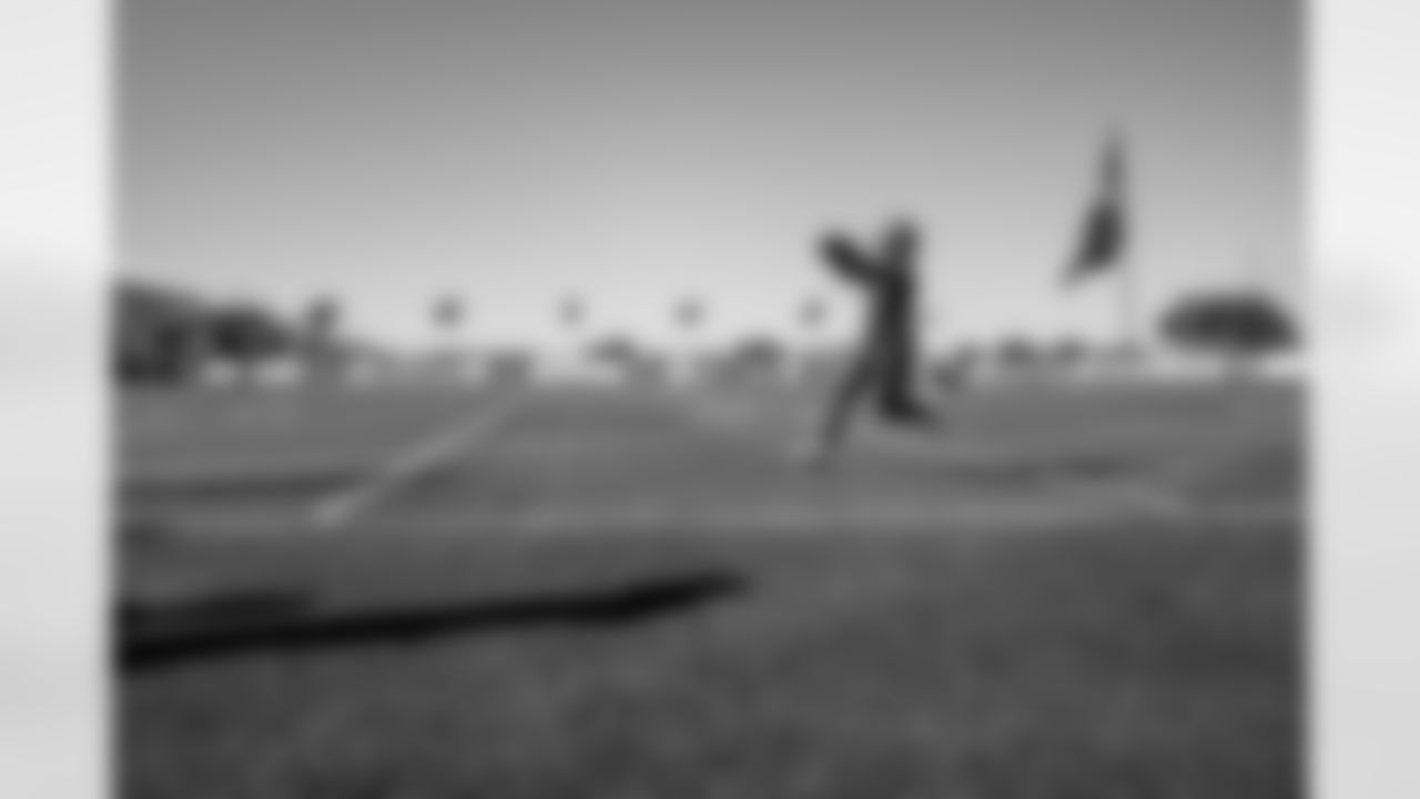 TAMPA, FL - December 31, 2025 - Week 18 Practice at AdventHealth Training Center. Photo By Tori Richman/Tampa Bay Buccaneers