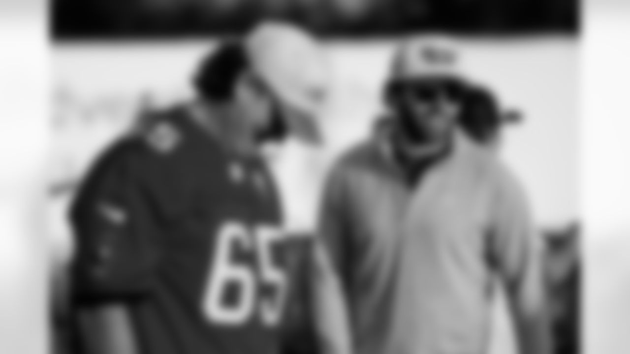 TAMPA, FL - November 25, 2025 - Quarterback Baker Mayfield #6 of the Tampa Bay Buccaneers during Turkey Time with the O-Line. Photo By Kyle Zedaker/Tampa Bay Buccaneers