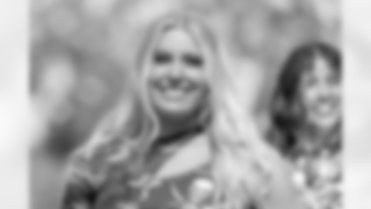 TAMPA, FL - November 09, 2025 - Tampa Bay Buccaneers Cheerleaders during the game between the New England Patriots and Tampa Bay Buccaneers. The Bucs lost the game, 28-23. Photo By Doug DeFelice/Tampa Bay Buccaneers