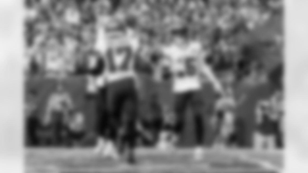 TAMPA, FL - November 09, 2025 - Wide Receiver Tez Johnson #15 of the Tampa Bay Buccaneers celebrates a touchdown during the game between the New England Patriots and Tampa Bay Buccaneers. The Bucs lost the game, 28-23. Photo By Doug DeFelice/Tampa Bay Buccaneers