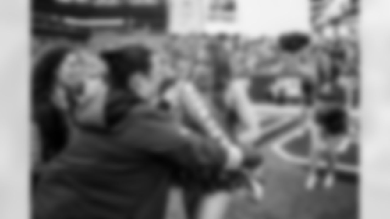 TAMPA, FL - December 07, 2025 - The Tampa Bay Buccaneers and New Orleans Saints during a regular season game at Raymond James Stadium. The Bucs lost the game, 24-20. Photo By Tori Richman/Tampa Bay Buccaneers