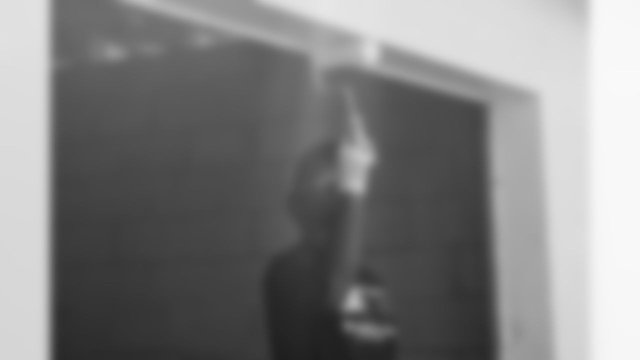 TAMPA, FL - November 18, 2025 - Cornerback Benjamin Morrison #21 of the Tampa Bay Buccaneers during a home build with Habitat for Humanity of Tampa Bay Hillsborough. Photo By Doug DeFelice/Tampa Bay Buccaneers