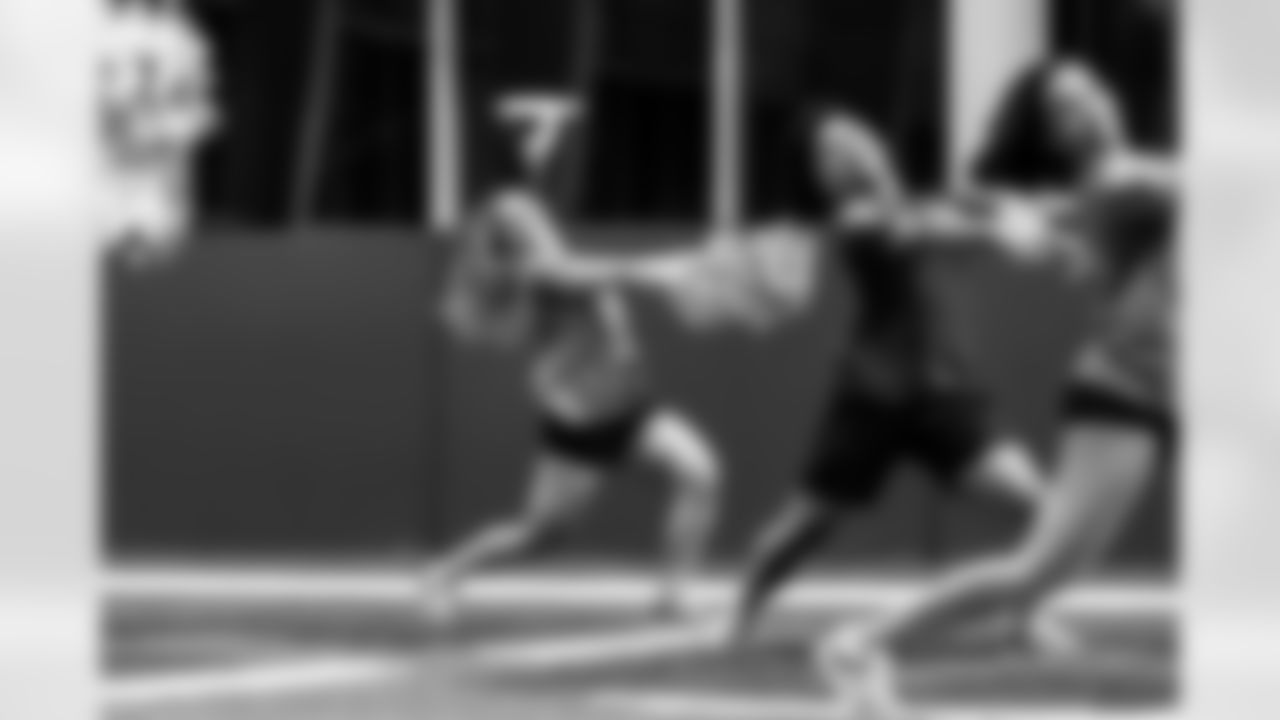 TAMPA, FL - November 06, 2025 - Tampa Bay Buccaneers Cheerleaders during Field Rehearsal at AdventHealth Training Center. Photo By Tori Richman/Tampa Bay Buccaneers