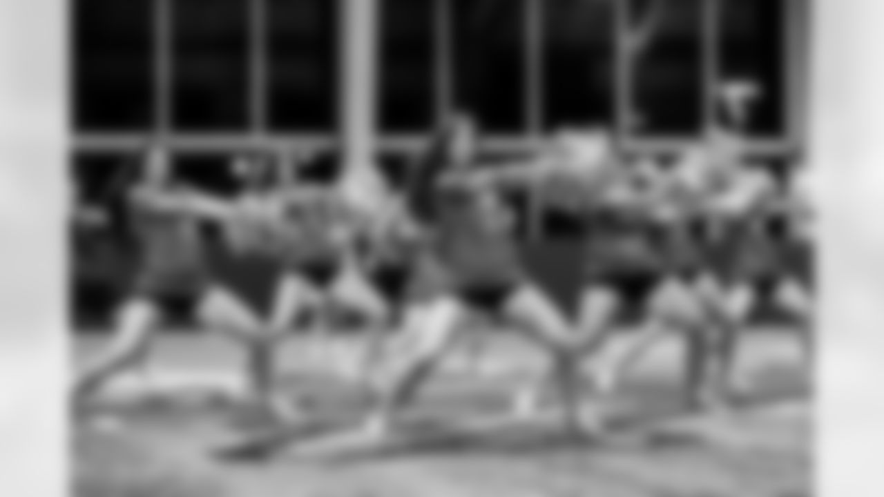 TAMPA, FL - November 06, 2025 - Tampa Bay Buccaneers Cheerleaders during Field Rehearsal at AdventHealth Training Center. Photo By Tori Richman/Tampa Bay Buccaneers