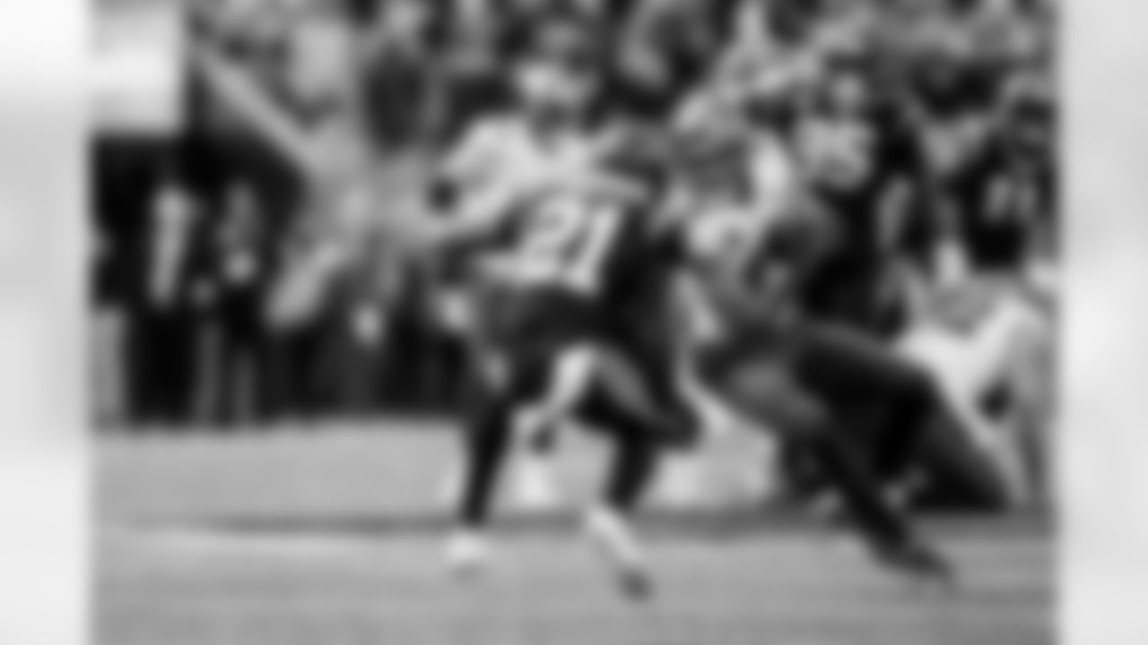 CHARLOTTE, NC - December 21, 2025 - Wide Receiver Mike Evans #13 of the Tampa Bay Buccaneers during the game between the Tampa Bay Buccaneers and Carolina Panthers. The Bucs lost the game, 23-20. Photo By Tori Richman/Tampa Bay Buccaneers