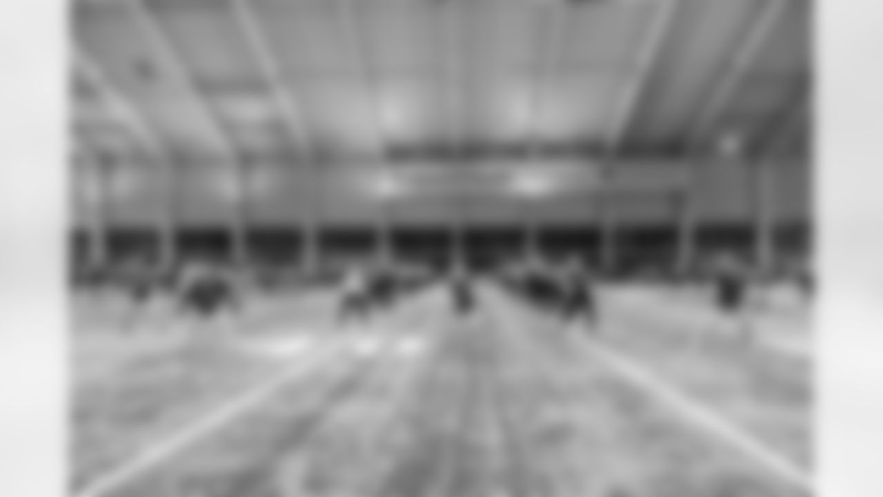 TAMPA, FL - November 19, 2025 - Tampa Bay Buccaneers Cheerleaders and Alumni during Field Rehearsal at AdventHealth Training Center. Photo By Tori Richman/Tampa Bay Buccaneers