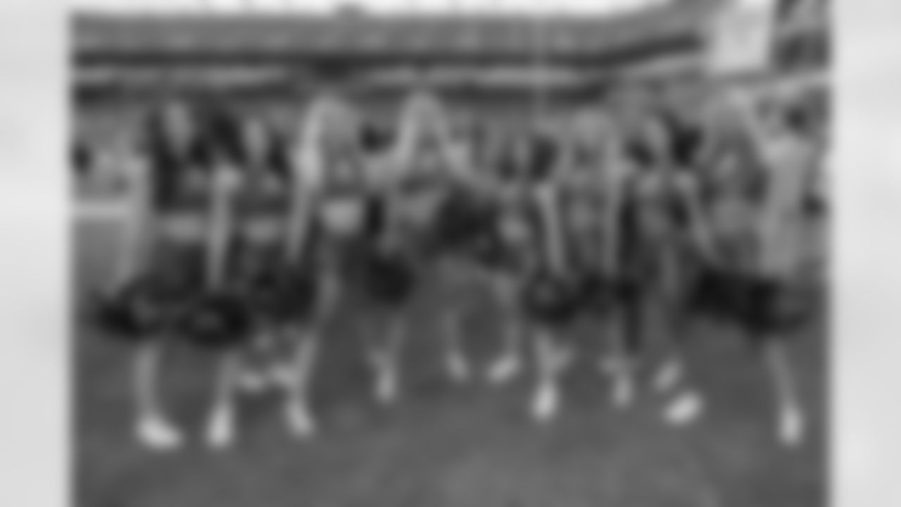 TAMPA, FL - December 07, 2025 - The Tampa Bay Buccaneers and New Orleans Saints during a regular season game at Raymond James Stadium. The Bucs lost the game, 24-20. Photo By Doug DeFelice/Tampa Bay Buccaneers