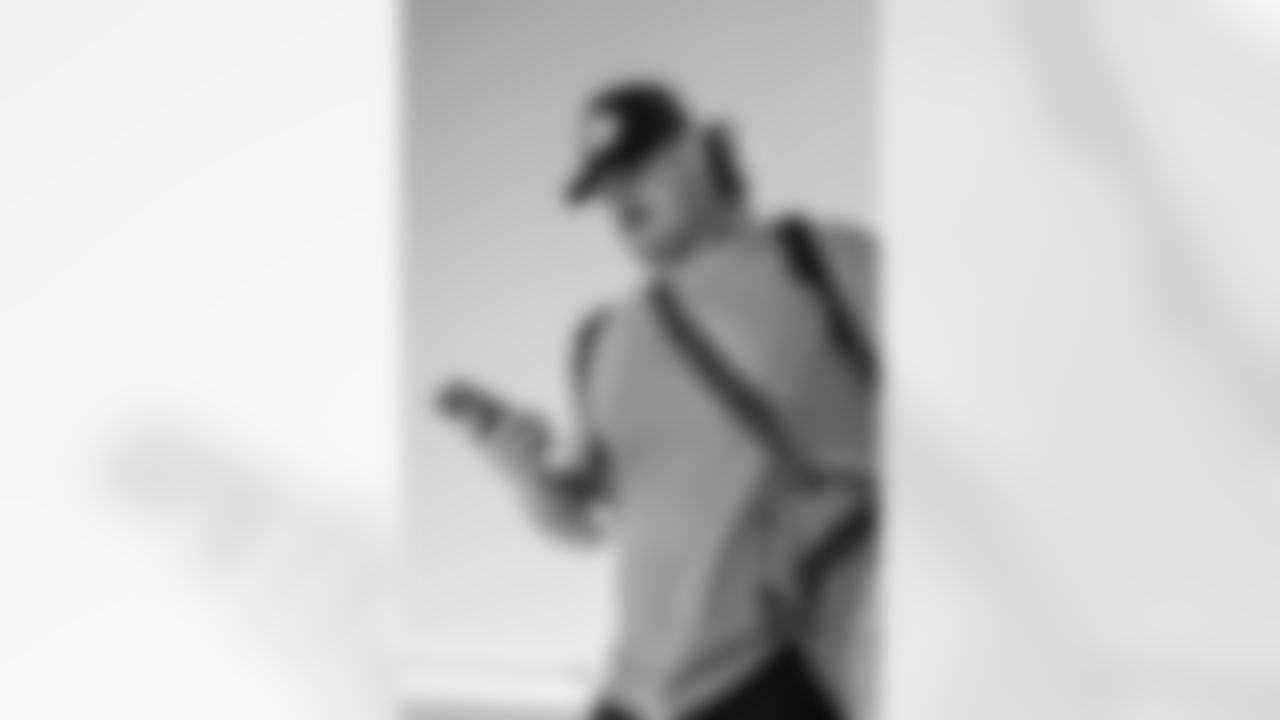 TAMPA, FL - December 20, 2025 - The Tampa Bay Buccaneers depart before the Week 16 game against the Carolina Panthers. Photo By Tori Richman/Tampa Bay Buccaneers