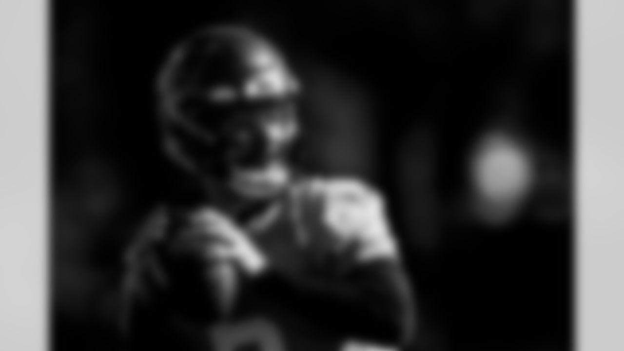 TAMPA, FL - December 31, 2025 - Week 18 Practice at AdventHealth Training Center. Photo By Tori Richman/Tampa Bay Buccaneers