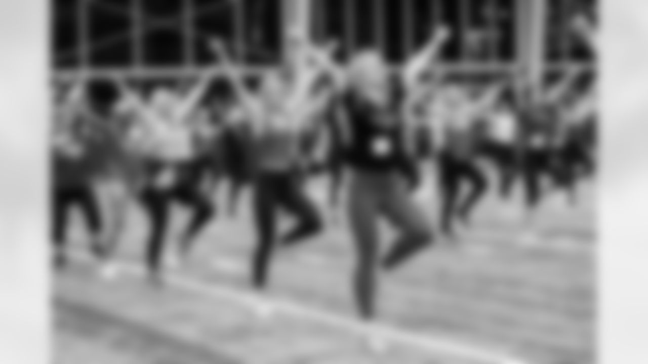 TAMPA, FL - November 19, 2025 - Tampa Bay Buccaneers Cheerleaders and Alumni during Field Rehearsal at AdventHealth Training Center. Photo By Tori Richman/Tampa Bay Buccaneers