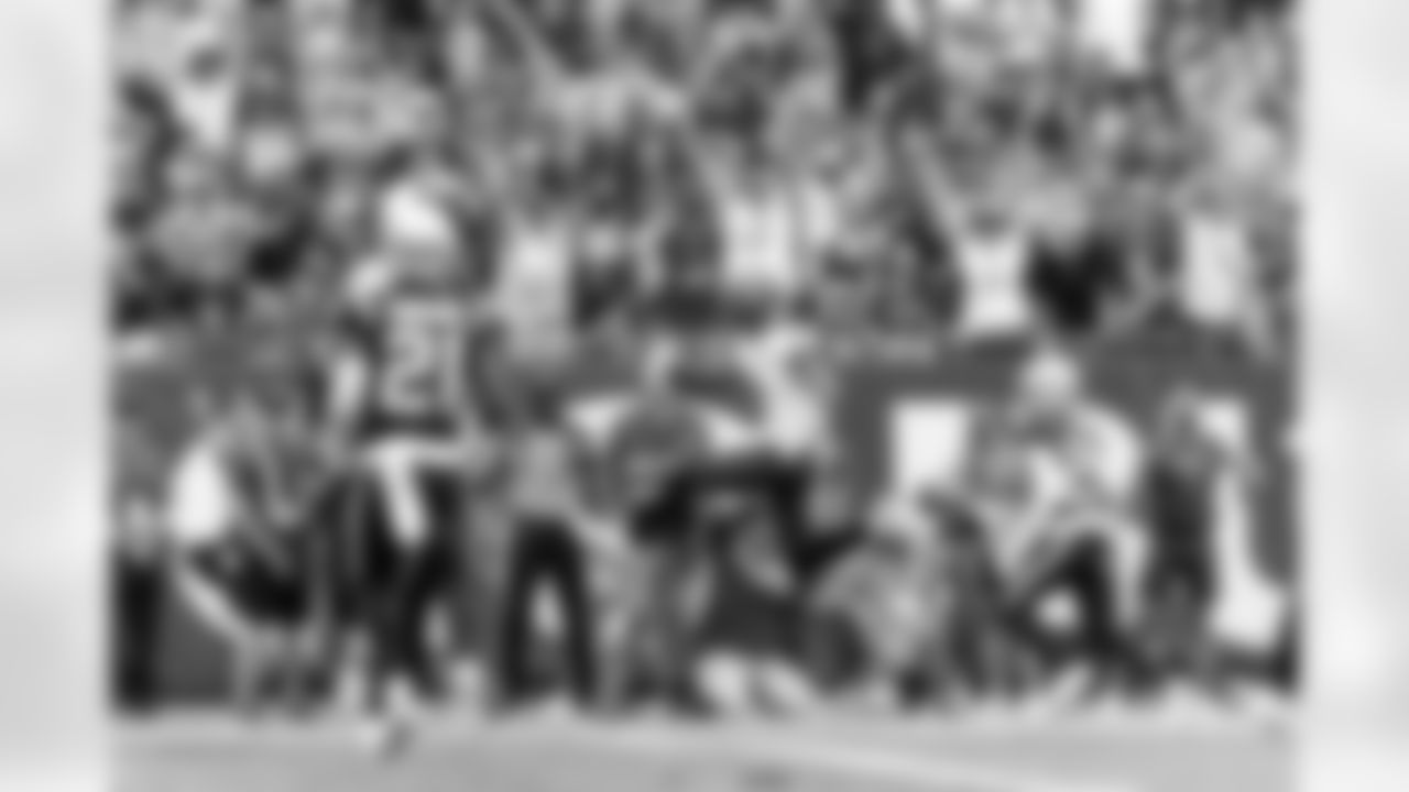 TAMPA, FL - November 09, 2025 - Wide Receiver Emeka Egbuka #2 of the Tampa Bay Buccaneers scores a touchdown during the game between the New England Patriots and Tampa Bay Buccaneers. The Bucs lost the game, 28-23. Photo By Doug DeFelice/Tampa Bay Buccaneers