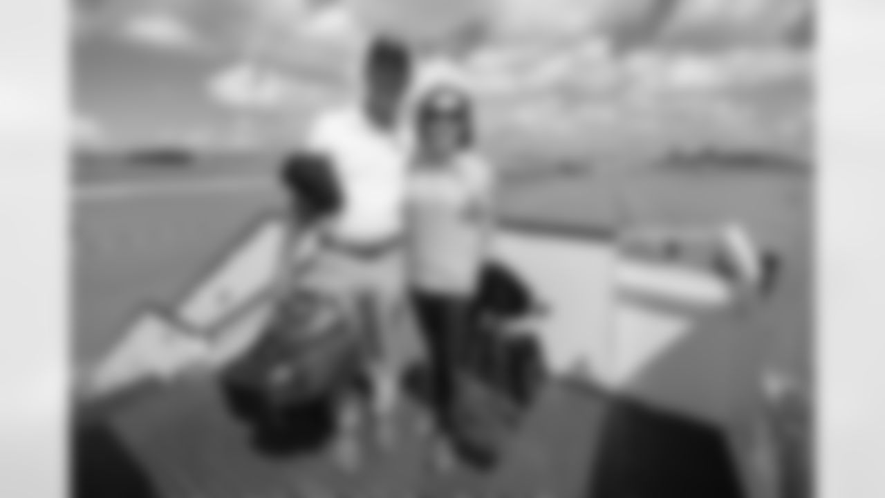 ATLANTA, GA - September 06, 2025 - Luxury Suite Excursion departs for the game between the Tampa Bay Buccaneers and Atlanta Falcons. The Bucs won the game, 23-20. Photo By Doug DeFelice/Tampa Bay Buccaneers