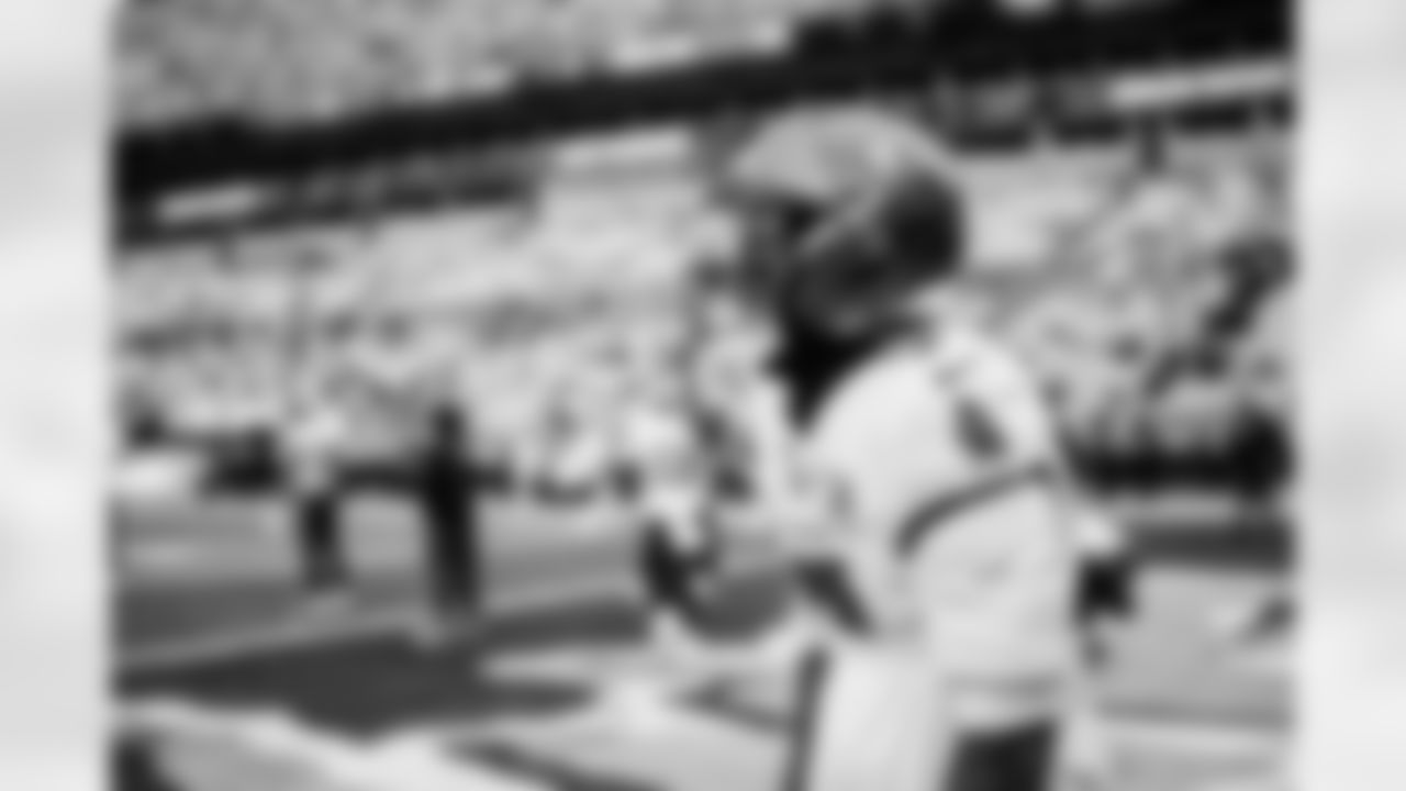 CHARLOTTE, NC - December 21, 2025 - Running Back Bucky Irving #7 of the Tampa Bay Buccaneers before the game between the Tampa Bay Buccaneers and Carolina Panthers. The Bucs lost the game, 23-20. Photo By Tori Richman/Tampa Bay Buccaneers