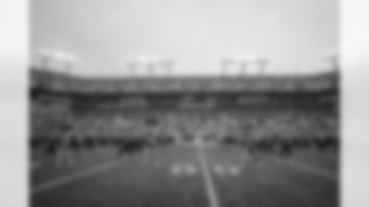 TAMPA, FL - December 07, 2025 - The Tampa Bay Buccaneers and New Orleans Saints during a regular season game at Raymond James Stadium. The Bucs lost the game, 24-20. Photo By Tori Richman/Tampa Bay Buccaneers